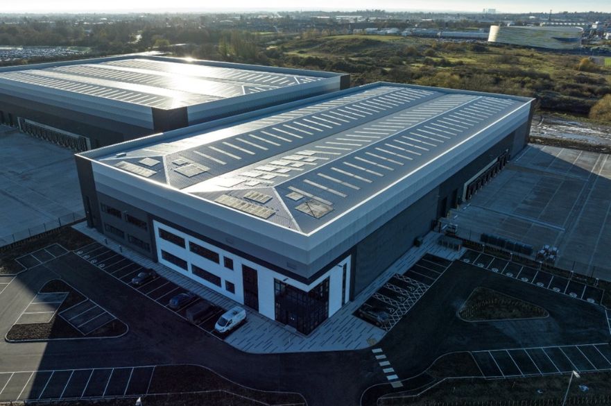 Getinge’s new HQ at St Modwen Park Derby. A large warehouse surrounded by carpark.