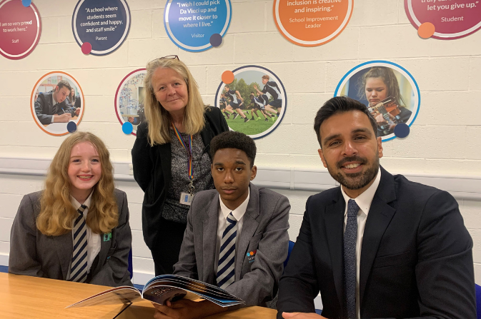 E4E Arshad Iqbal with Da Vinci Academy principal Katie Roberts and Year 10 Students