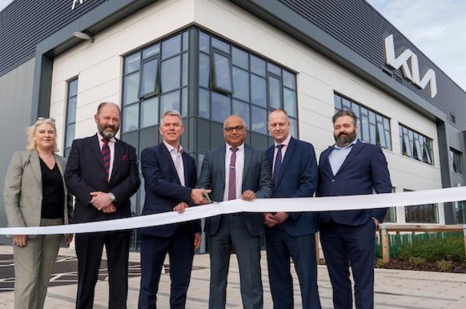Baggy Shanker opens new Kia Academy