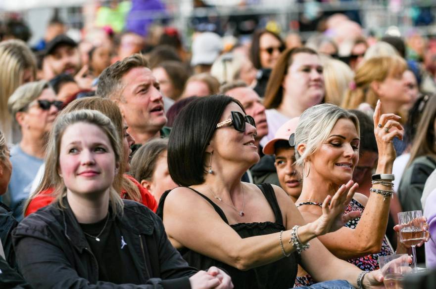 Crowds at the Darley Park Weekender. Credit Mark Dunn