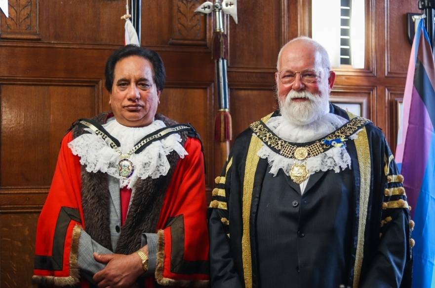 Deputy Mayor Councillor Balbir Sandhu stood to the right of Mayor of Derby Councillor Robin Wood. 