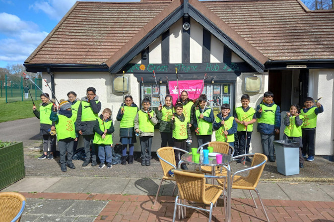 children volunteering for the great british spring clean