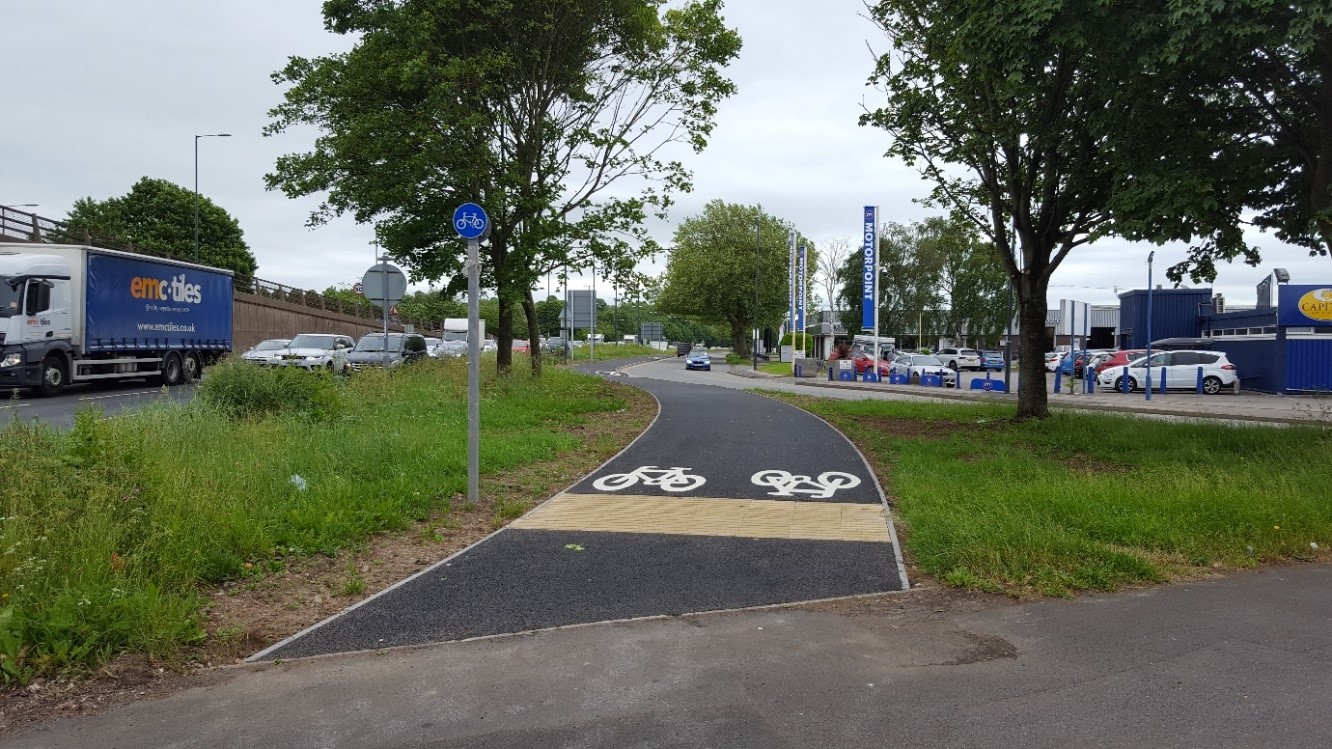 The cycle lane at Chequers Road