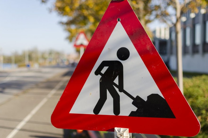 Road works warning triangle